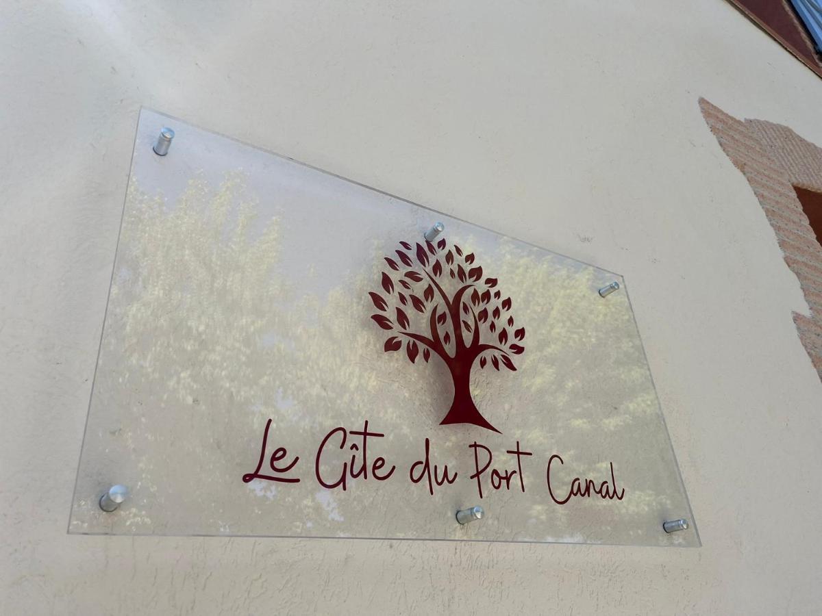 Le Gite Du Port Canal Муасак Экстерьер фото